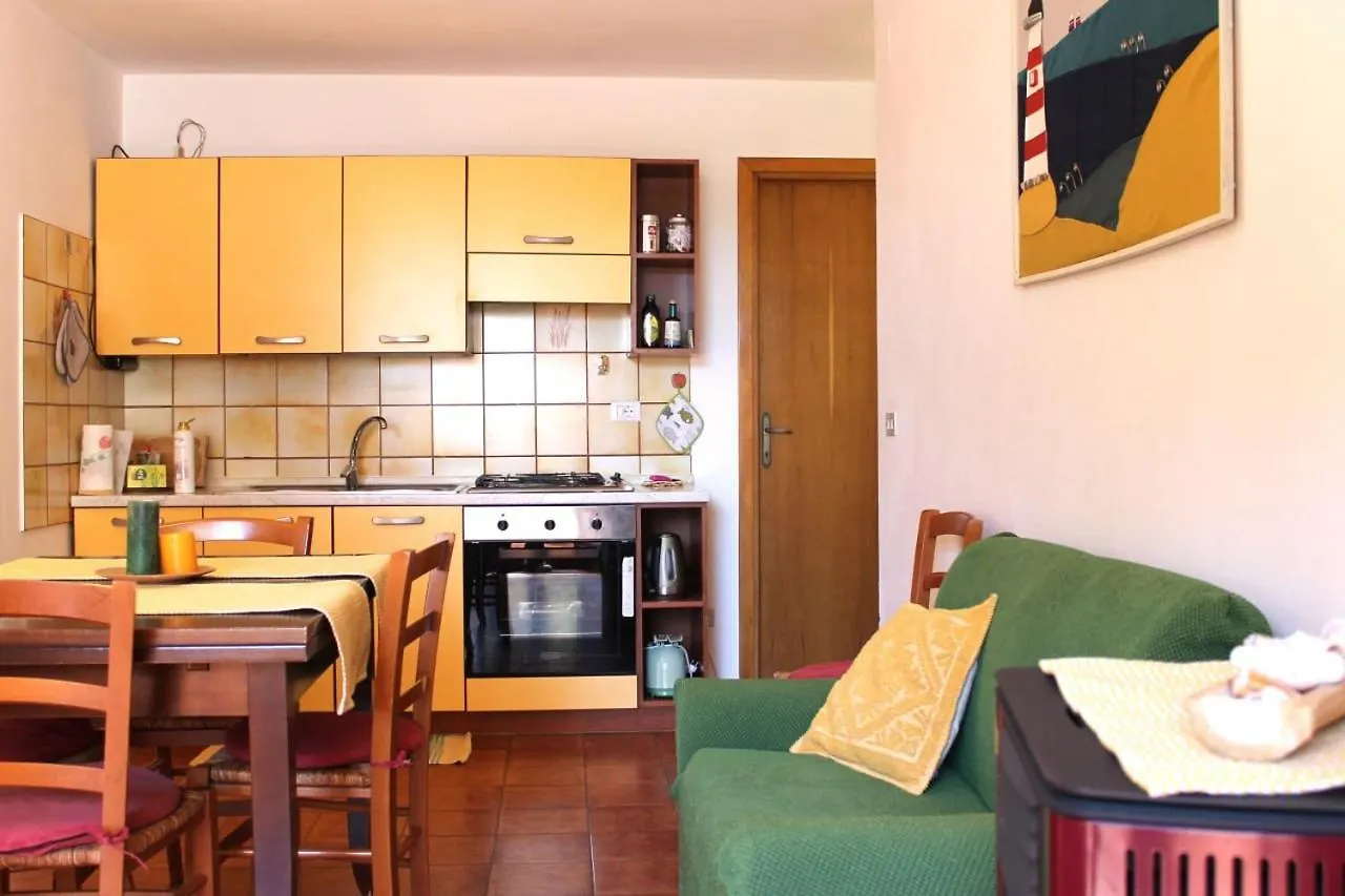 Casa Goletta Soggiorno Per 4 A 2 Minuti Dalla Spiaggia Iunq0334 カーラゴノネ 0*,  イタリア